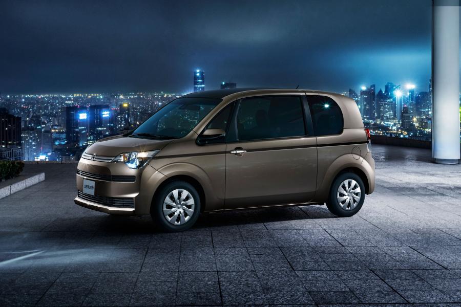  Toyota Spade F Noble Collection 2018 года  (фото 3 из 4)